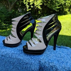 Red circle high heels